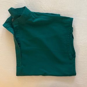 Figs hunter green scrub top size xs